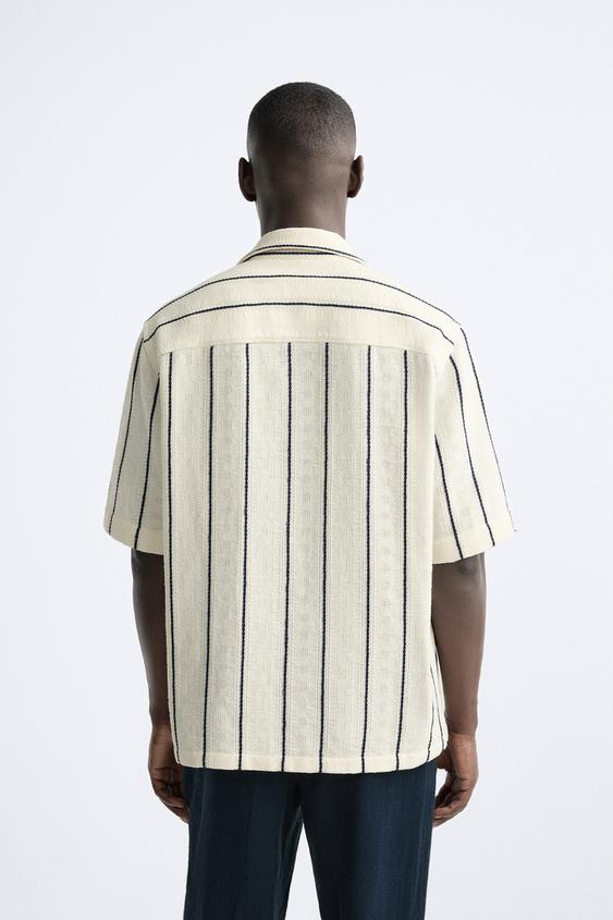 CAMISA COM TEXTURA LISTRADA