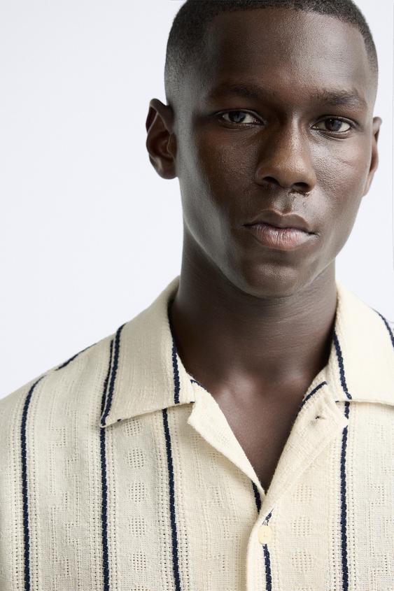 CAMISA COM TEXTURA LISTRADA