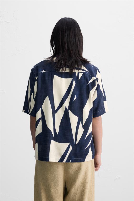 CAMISA COM ESTAMPA ABSTRACTA
