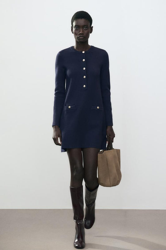 VESTIDO CURTO DE TRICÔ LISO