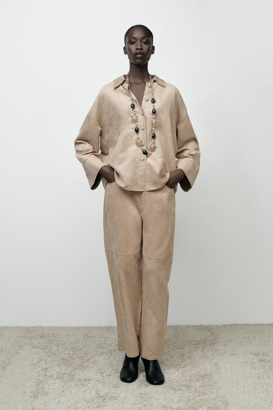 CAMISA OVERSIZE COM EFEITO CAMURÇA