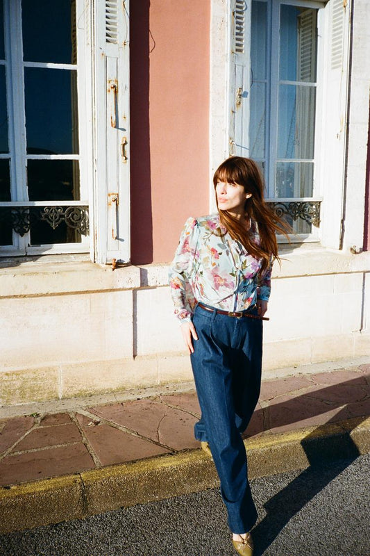 CAMISA COM LAÇOS E ESTAMPA FLORAL