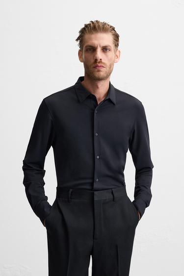 CAMISA ELÁSTICA COM TEXTURA