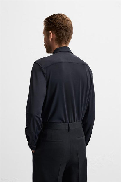 CAMISA ELÁSTICA COM TEXTURA
