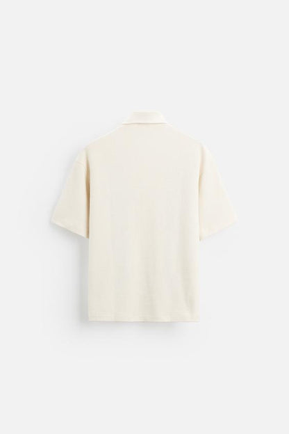 CAMISA COM TEXTURA E BORDADOS