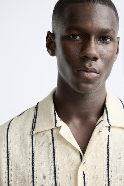 CAMISA COM TEXTURA LISTRADA