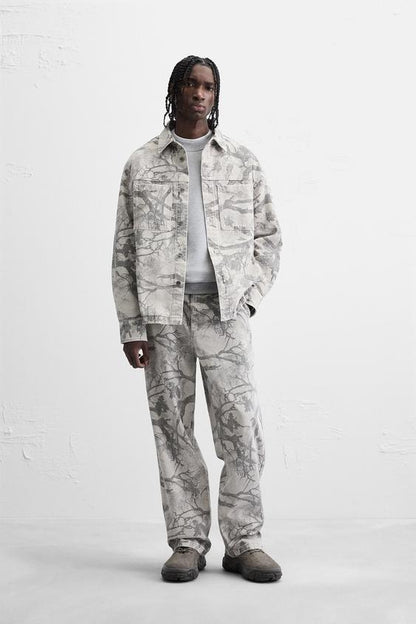 CAMISA LARGA COM ESTAMPADO ABSTRATO