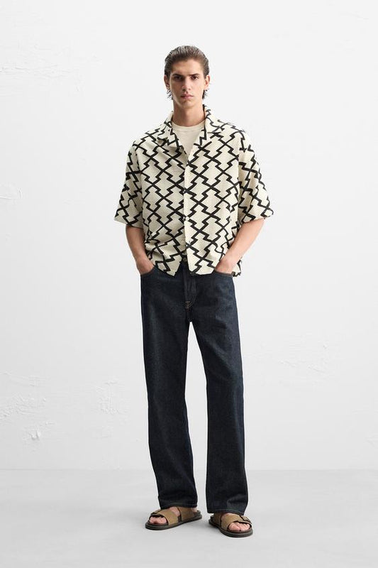 CAMISA COMPRIDA COM ESTAMPA GEOMÉTRICA