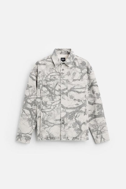 CAMISA LARGA COM ESTAMPADO ABSTRATO