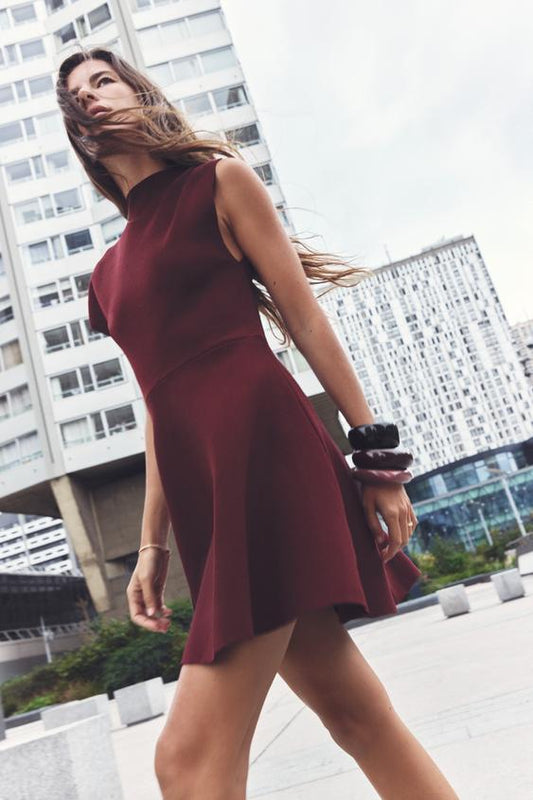 VESTIDO CURTO DE TRICÔ SKATER