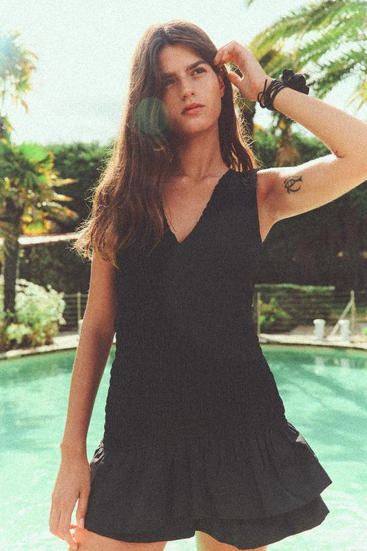 VESTIDO CURTO DE POPELINA COM BABADOS