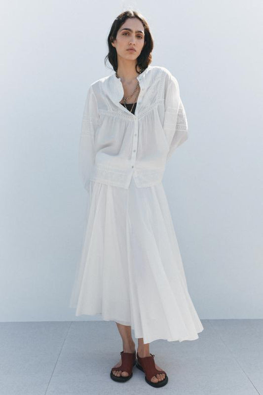 BLUSA ROMÂNTICA COM BORDADOS ZW COLLECTION